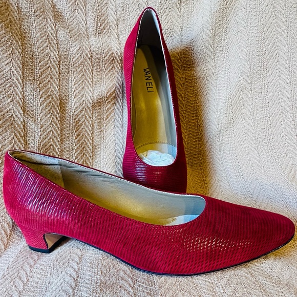 Vaneli shoes women short heels wine color Sz#8M New - Picture 4 of 13